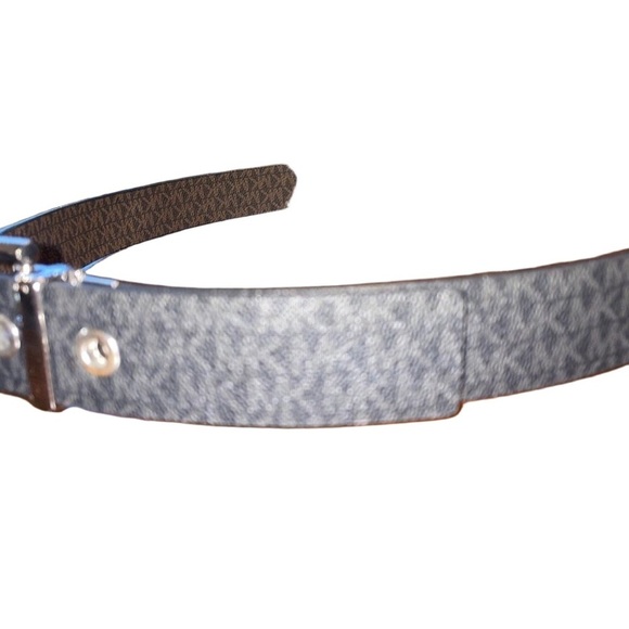 Michael Kors signature reversible belt. Black/gray Brown/tan silver hardware. J - Picture 4 of 5